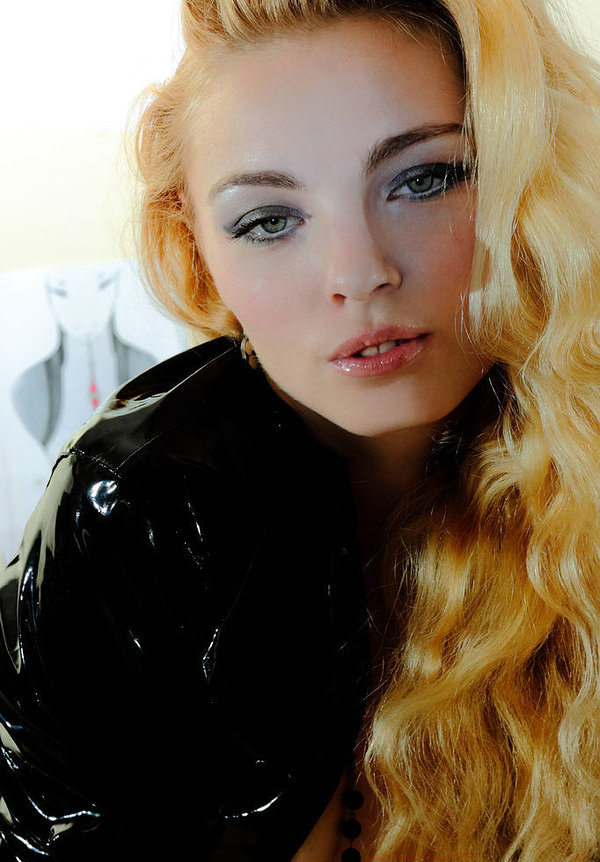  Рина, 23 года, 1 размер груди